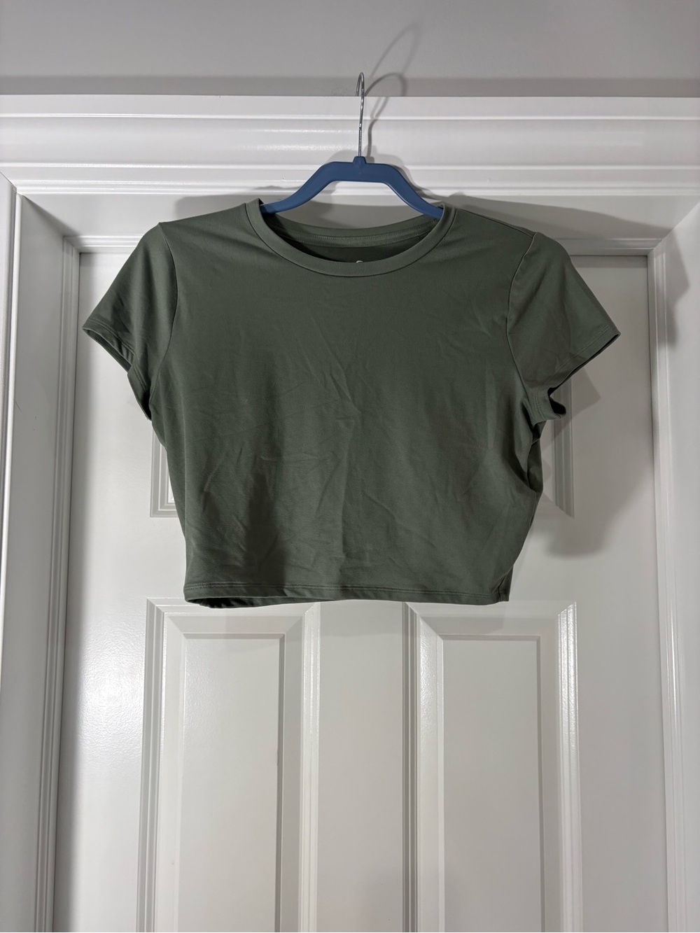 Hollister Women’s Olive Green Crop Tee - Classic Crewneck